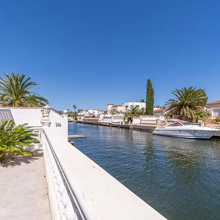 Willa Apart-rent Casa Llobregat 0100
